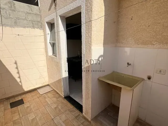 Sobrado 2 quartos e 1 banheiro, à venda, no bairro Vila São Paulo em Mogi das Cruzes