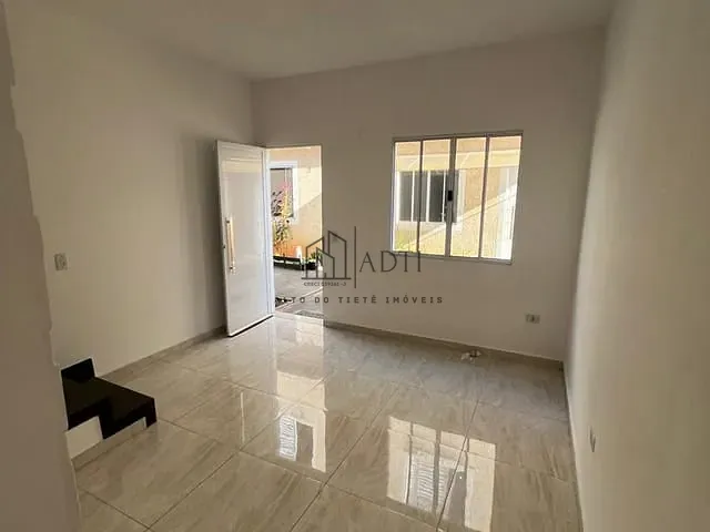 Sobrado 2 quartos e 1 banheiro, à venda, no bairro Vila São Paulo em Mogi das Cruzes