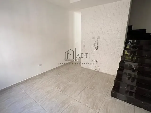 Sobrado 2 quartos e 1 banheiro, à venda, no bairro Vila São Paulo em Mogi das Cruzes