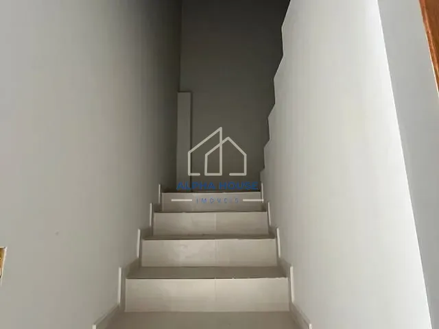 Sobrado 2 quartos e 1 banheiro, à venda, no bairro Loteamento Residencial e Comercial Flamboyant em Pindamonhangaba