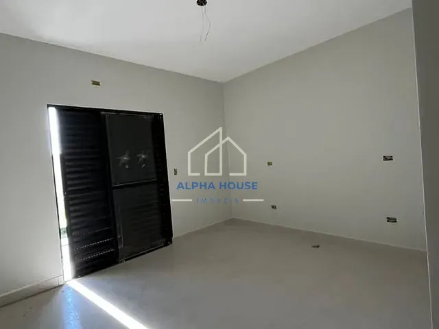 Sobrado 2 quartos e 1 banheiro, à venda, no bairro Loteamento Residencial e Comercial Flamboyant em Pindamonhangaba