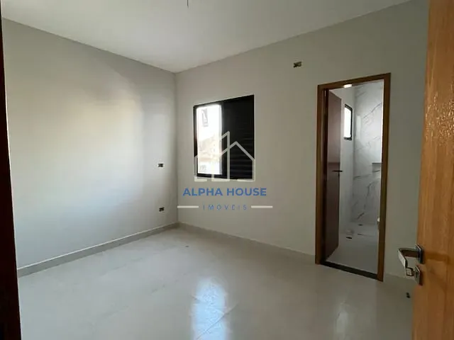 Sobrado 2 quartos e 1 banheiro, à venda, no bairro Loteamento Residencial e Comercial Flamboyant em Pindamonhangaba