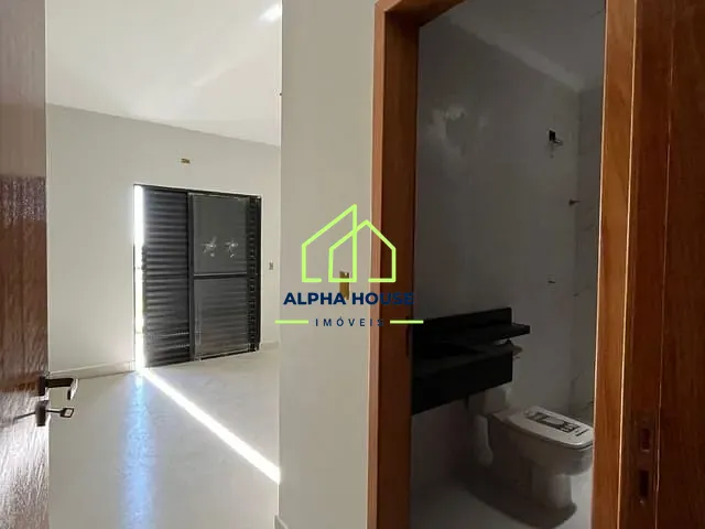 Sobrado 2 quartos e 1 banheiro, à venda, no bairro Loteamento Residencial e Comercial Flamboyant em Pindamonhangaba