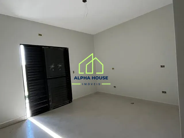 Sobrado 2 quartos e 1 banheiro, à venda, no bairro Loteamento Residencial e Comercial Flamboyant em Pindamonhangaba
