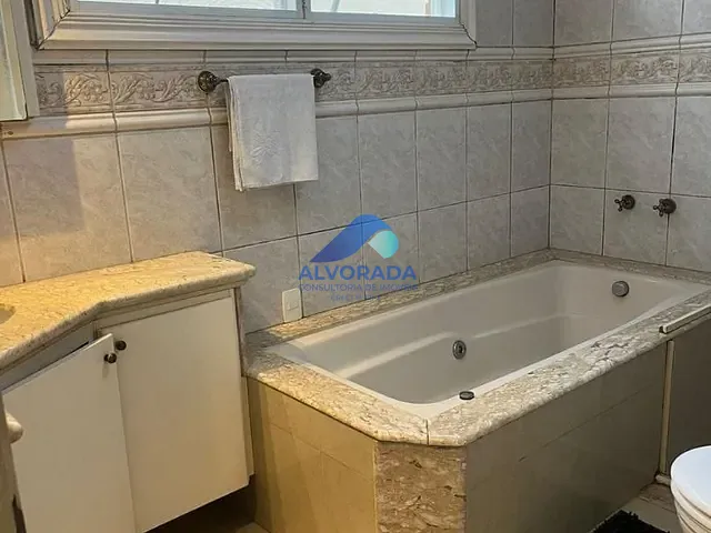 Sobrado com 450m² 4 quartos e 1 banheiro, à venda, no bairro Jardim Alvorada em São José dos Campos