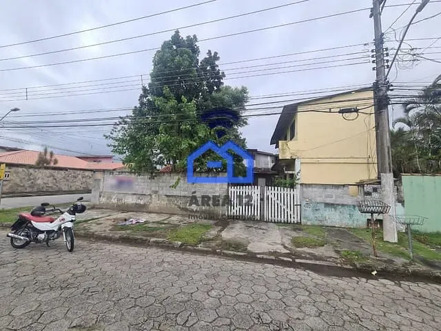 Sobrado 4 quartos e 4 banheiros, à venda, no bairro Porto Novo em Caraguatatuba