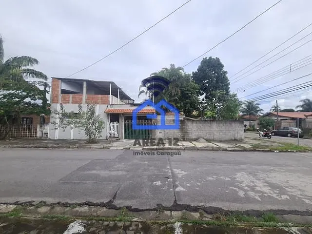 Sobrado 4 quartos e 4 banheiros, à venda, no bairro Porto Novo em Caraguatatuba