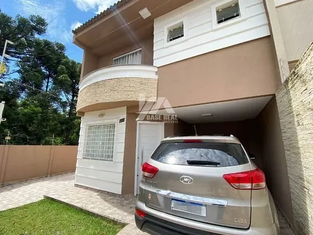 Sobrado 3 quartos e 3 banheiros, à venda, no bairro Colônia Dona Luíza em Ponta Grossa