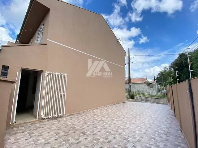 Sobrado 3 quartos e 3 banheiros, à venda, no bairro Colônia Dona Luíza em Ponta Grossa