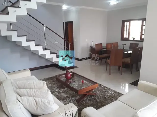 Sobrado com 250m² 3 quartos e 3 banheiros, à venda, no bairro Jardim das Industrias em São José dos Campos