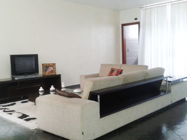Sobrado à venda 4 Quartos, 4 Suites, 9 Vagas, 800M², Campestre, Santo André - SP