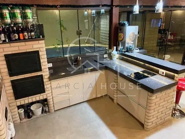 Sobrado com 304m² 3 quartos e 5 banheiros, à venda, no bairro Residencial Flórida em Ribeirão Preto