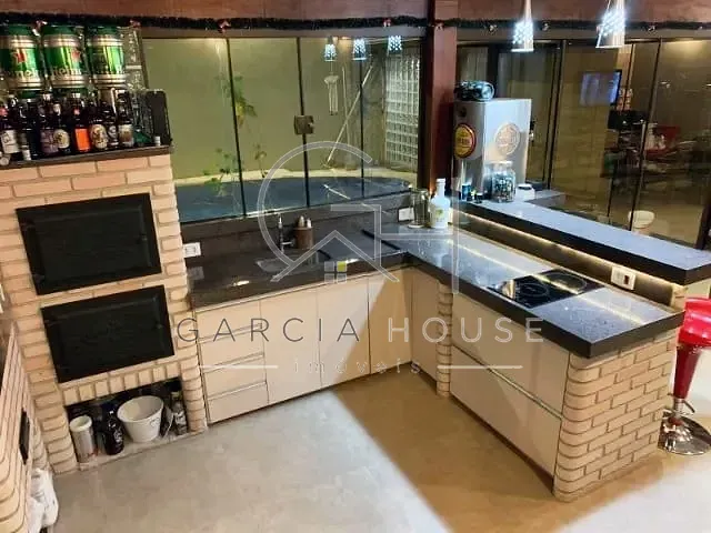Sobrado com 304m² 3 quartos e 5 banheiros, à venda, no bairro Residencial Flórida em Ribeirão Preto