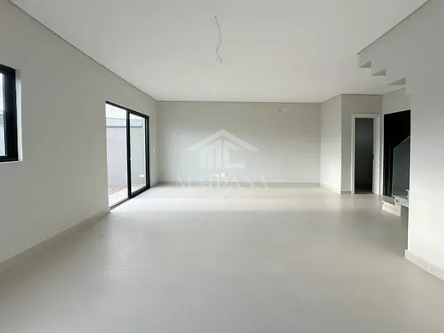 Sobrado com 169m² 3 quartos e 4 banheiros, à venda, no bairro Costeira em São José dos Pinhais