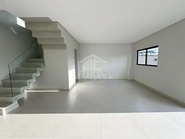 Sobrado com 169m² 3 quartos e 4 banheiros, à venda, no bairro Costeira em São José dos Pinhais