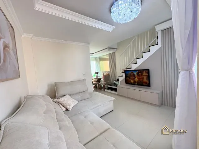 Sobrado com 80m² 3 quartos e 2 banheiros, à venda, no bairro Umbará em Curitiba
