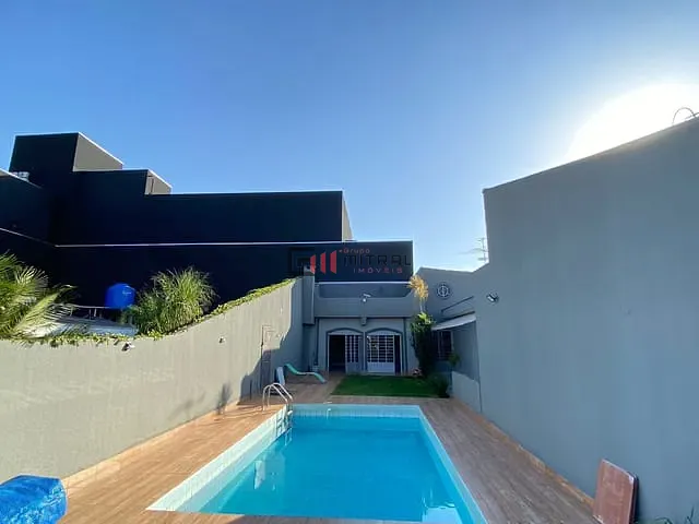 Sobrado com 540m² 4 quartos e 5 banheiros, à venda, no bairro Quebec em Londrina