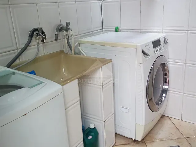 Sobrado 2 quartos e 1 banheiro, à venda, no bairro Jardim Bela Vista em Mauá