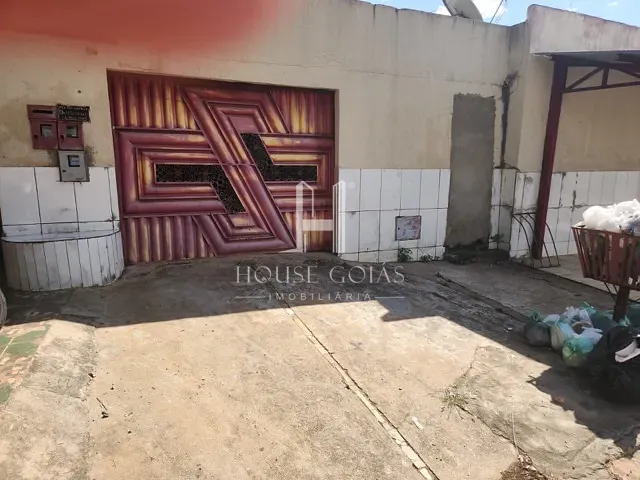 Sobrado com 448m², à venda, no bairro Jardim Balneário Meia Ponte em Goiânia
