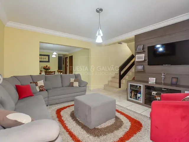Sobrado com 298m² 4 quartos e 3 banheiros, à venda, no bairro Rio Verde em Colombo