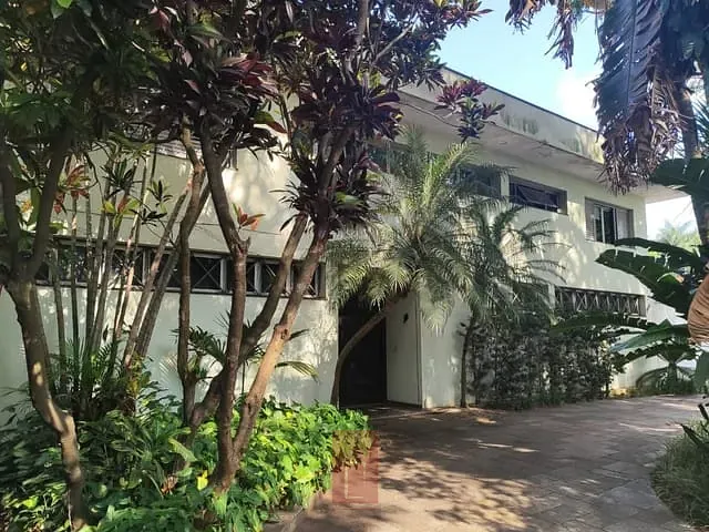 Sobrado com 638m² 8 quartos e 6 banheiros, à venda, no bairro Alto de Pinheiros em São Paulo