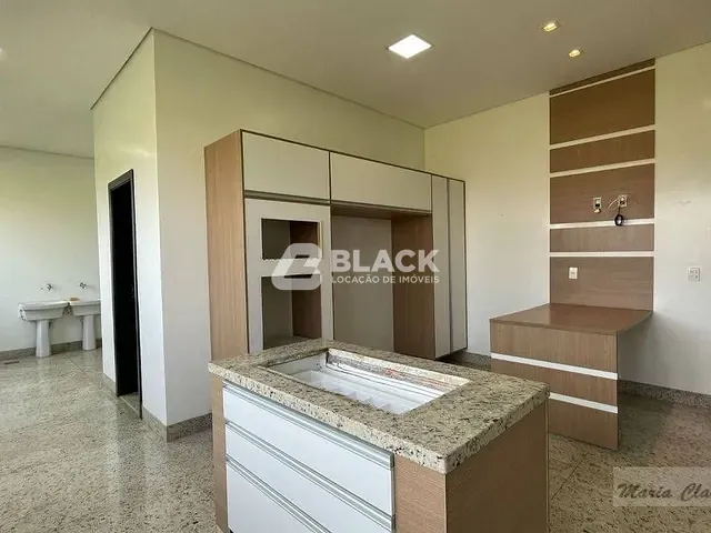 Sobrado com 1216m² 5 quartos e 5 banheiros, à venda ou para alugar, no bairro Condomínio Xapada Parque Ytu em Itu