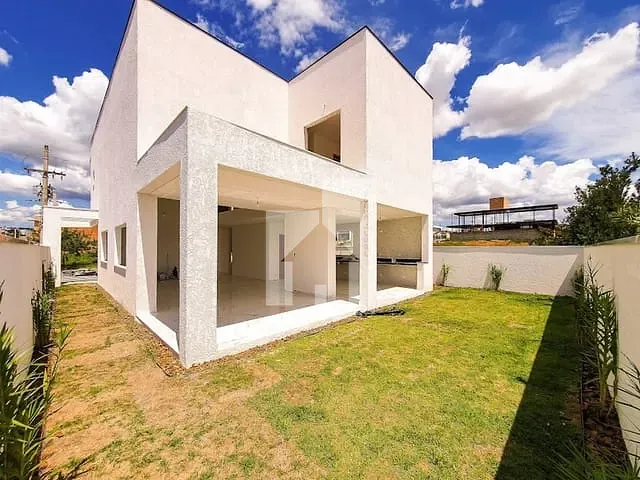 Sobrado com 300m² 3 quartos e 4 banheiros, à venda, no bairro São Venâncio em Itupeva