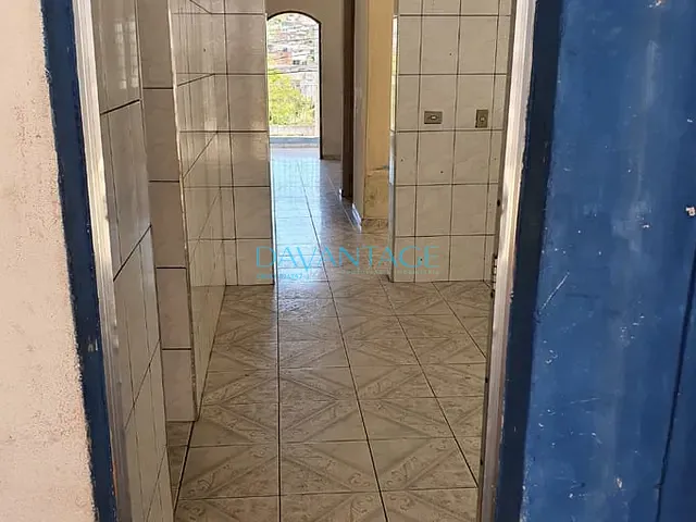 Sobrado com 250m² 3 quartos e 2 banheiros, à venda, no bairro Jardim Nova Esperança em Francisco Morato