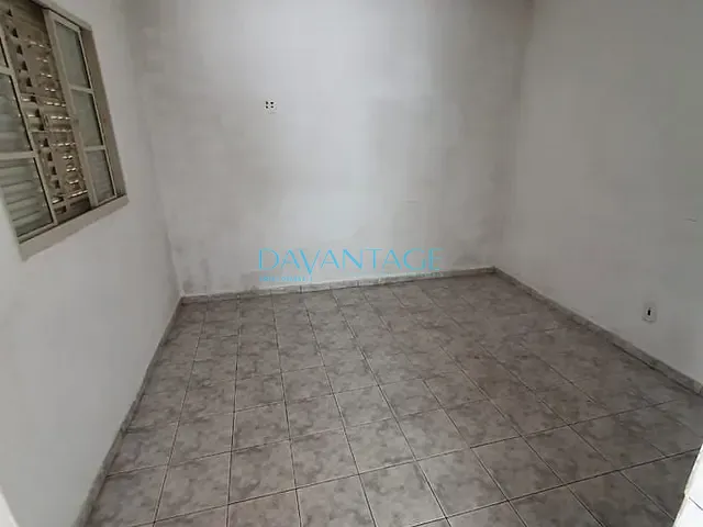 Sobrado com 250m² 3 quartos e 2 banheiros, à venda, no bairro Jardim Nova Esperança em Francisco Morato