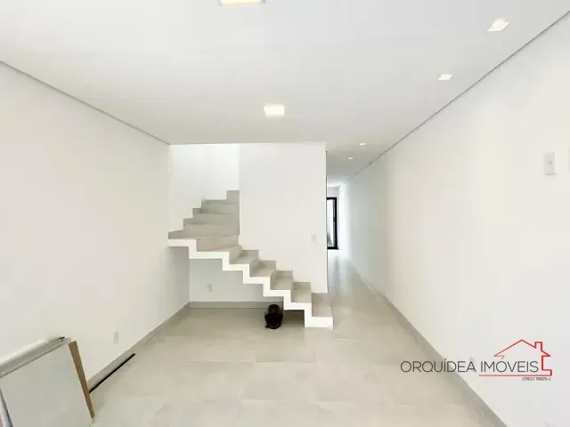 Sobrado com 120m² 3 quartos e 2 banheiros, à venda, no bairro Vila Gumercindo em São Paulo