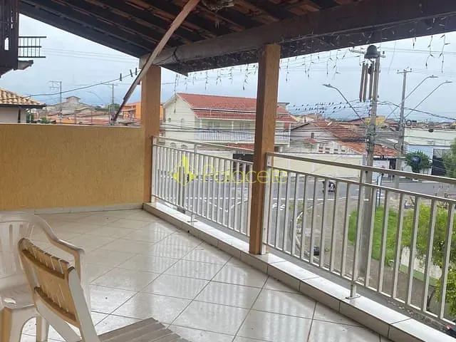 Sobrado com 250m² 7 quartos e 5 banheiros, à venda, no bairro Residencial Mombaça I em Pindamonhangaba