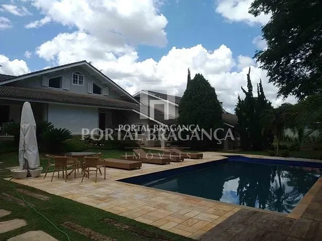 Casa com 2000m² 5 quartos e 6 banheiros, à venda, no bairro Condomínio Residencial Rosário de Fátima em Bragança Paulista