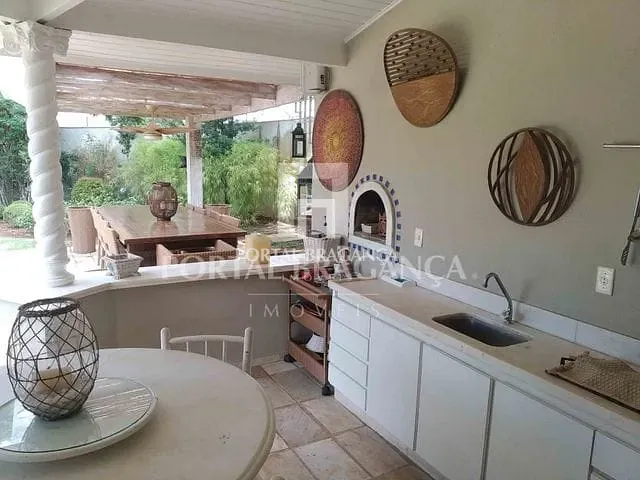 Casa com 2000m² 5 quartos e 6 banheiros, à venda, no bairro Condomínio Residencial Rosário de Fátima em Bragança Paulista