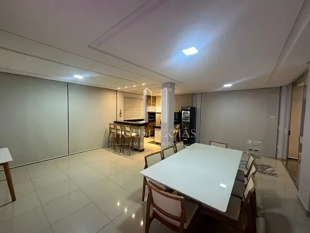 Sobrado com 370m² 4 quartos e 5 banheiros, à venda, no bairro Jardins Madri em Goiânia