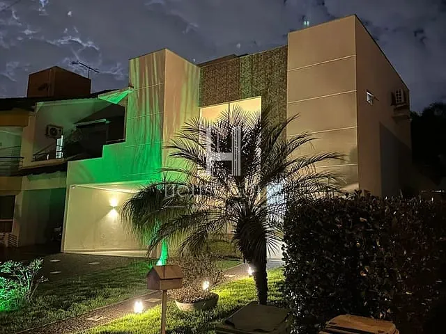 Sobrado com 370m² 4 quartos e 5 banheiros, à venda, no bairro Jardins Madri em Goiânia