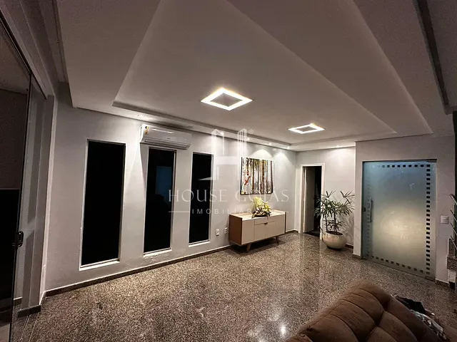 Sobrado com 370m² 4 quartos e 5 banheiros, à venda, no bairro Jardins Madri em Goiânia