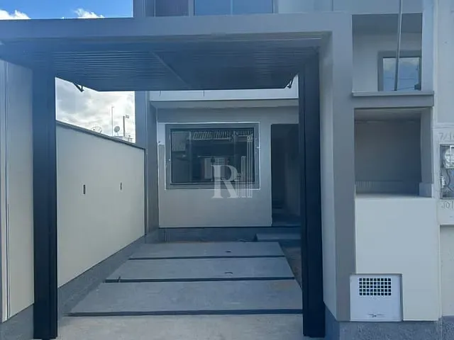 Sobrado 2 quartos e 2 banheiros, à venda, no bairro Areias em Tijucas