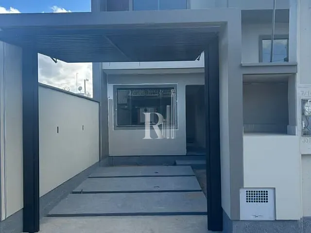 Sobrado 2 quartos e 2 banheiros, à venda, no bairro Areias em Tijucas