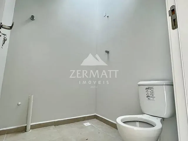 Sobrado 2 quartos e 3 banheiros, para alugar, no bairro Água Verde em Blumenau