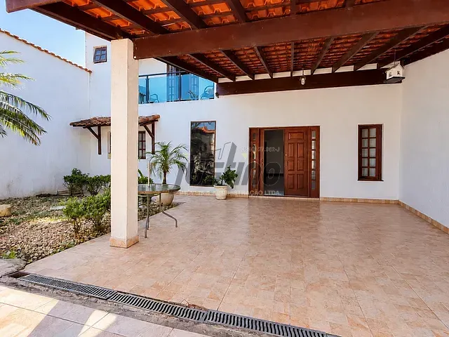 Sobrado com 302m² 4 quartos e 1 banheiro, à venda, no bairro Belas Artes em Itanhaém