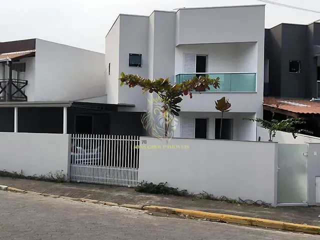 Sobrado 2 quartos e 3 banheiros, à venda, no bairro Santa Regina em Camboriú