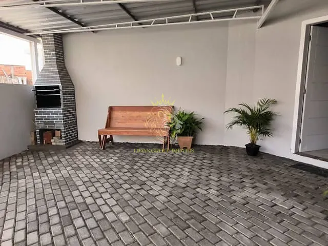 Sobrado 2 quartos e 3 banheiros, à venda, no bairro Santa Regina em Camboriú