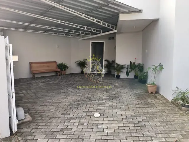 Sobrado 2 quartos e 3 banheiros, à venda, no bairro Santa Regina em Camboriú