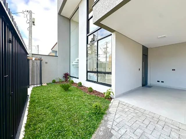 Sobrado com 151m² 3 quartos e 2 banheiros, à venda, no bairro Cidade Jardim em São José dos Pinhais