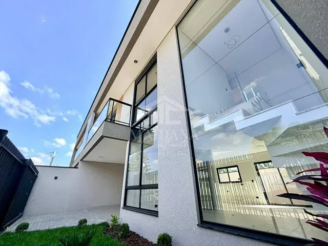 Sobrado com 151m² 3 quartos e 2 banheiros, à venda, no bairro Cidade Jardim em São José dos Pinhais