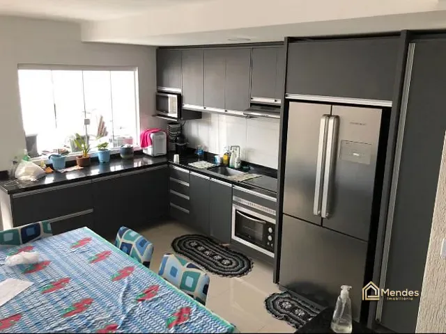 Sobrado com 100m² 3 quartos e 1 banheiro, à venda, no bairro Sítio Cercado em Curitiba