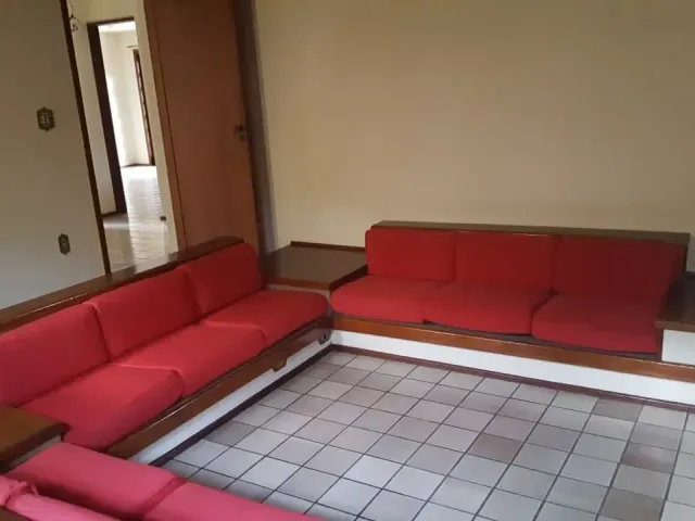 Sobrado com 1000m² 4 quartos e 6 banheiros, à venda, no bairro Chácara São Félix em Taubaté