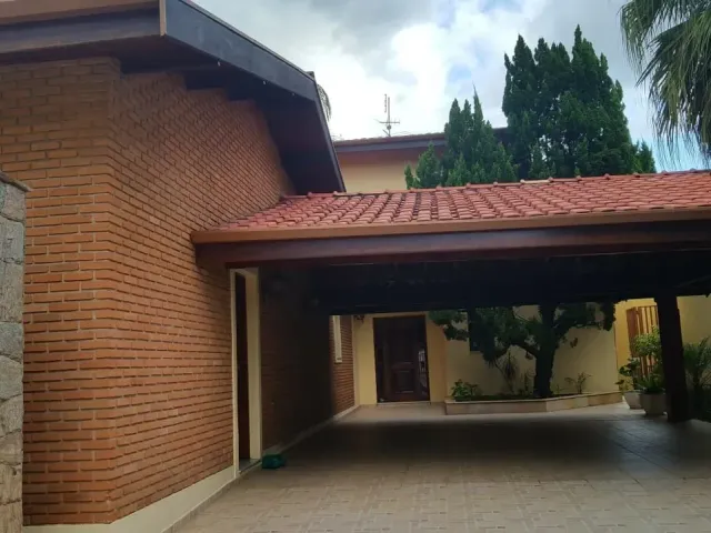 Sobrado com 1000m² 4 quartos e 6 banheiros, à venda, no bairro Chácara São Félix em Taubaté