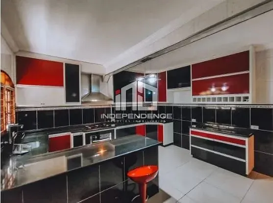 Sobrado, 4 quartos, 270 m² - Foto 1