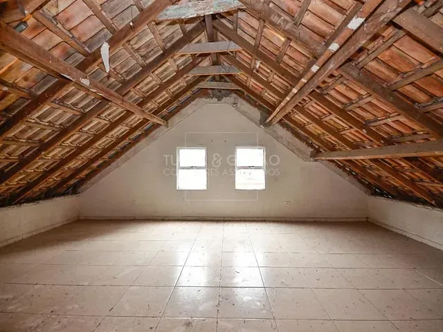 Sobrado com 117m² 3 quartos e 3 banheiros, à venda, no bairro Cristo Rei em Curitiba